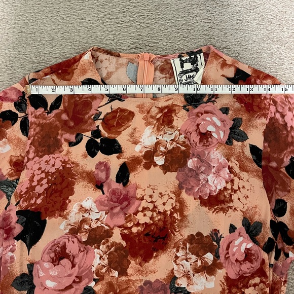 Tiered Floral Maxi Dress - Picture 7 of 10